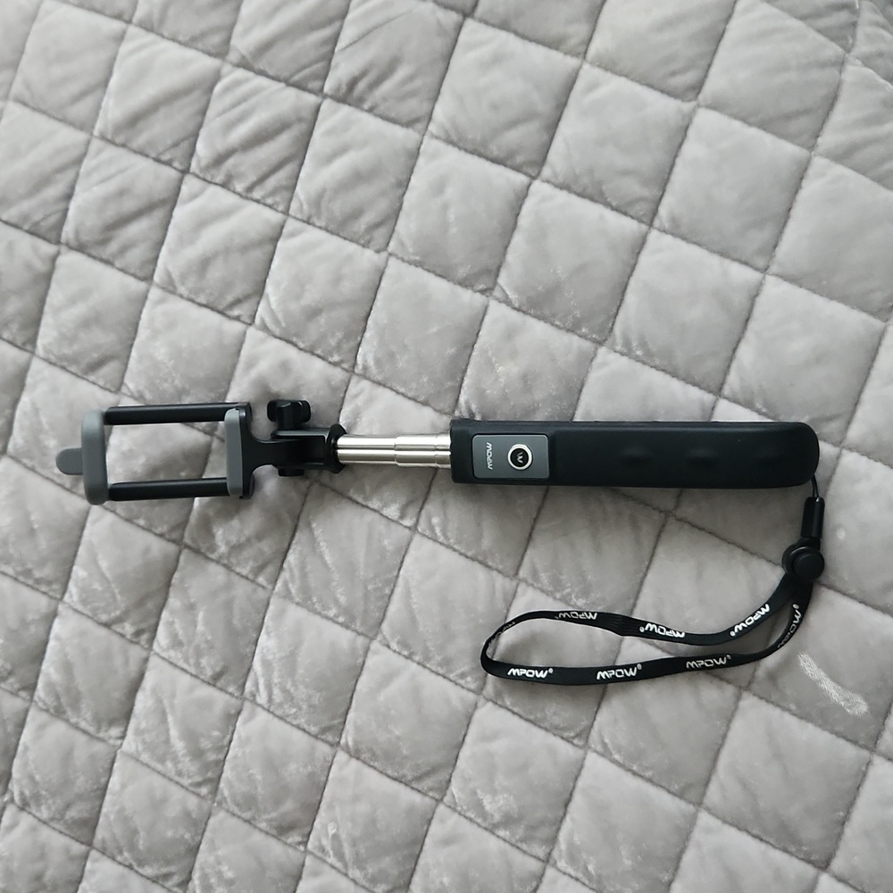 MPow Fully Extendable Selfie Stick